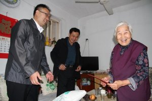 ���𼯈F(tu��n)���(y��ng)�ѹ�(ji��)ο��(w��n)�T�����g��ĸ