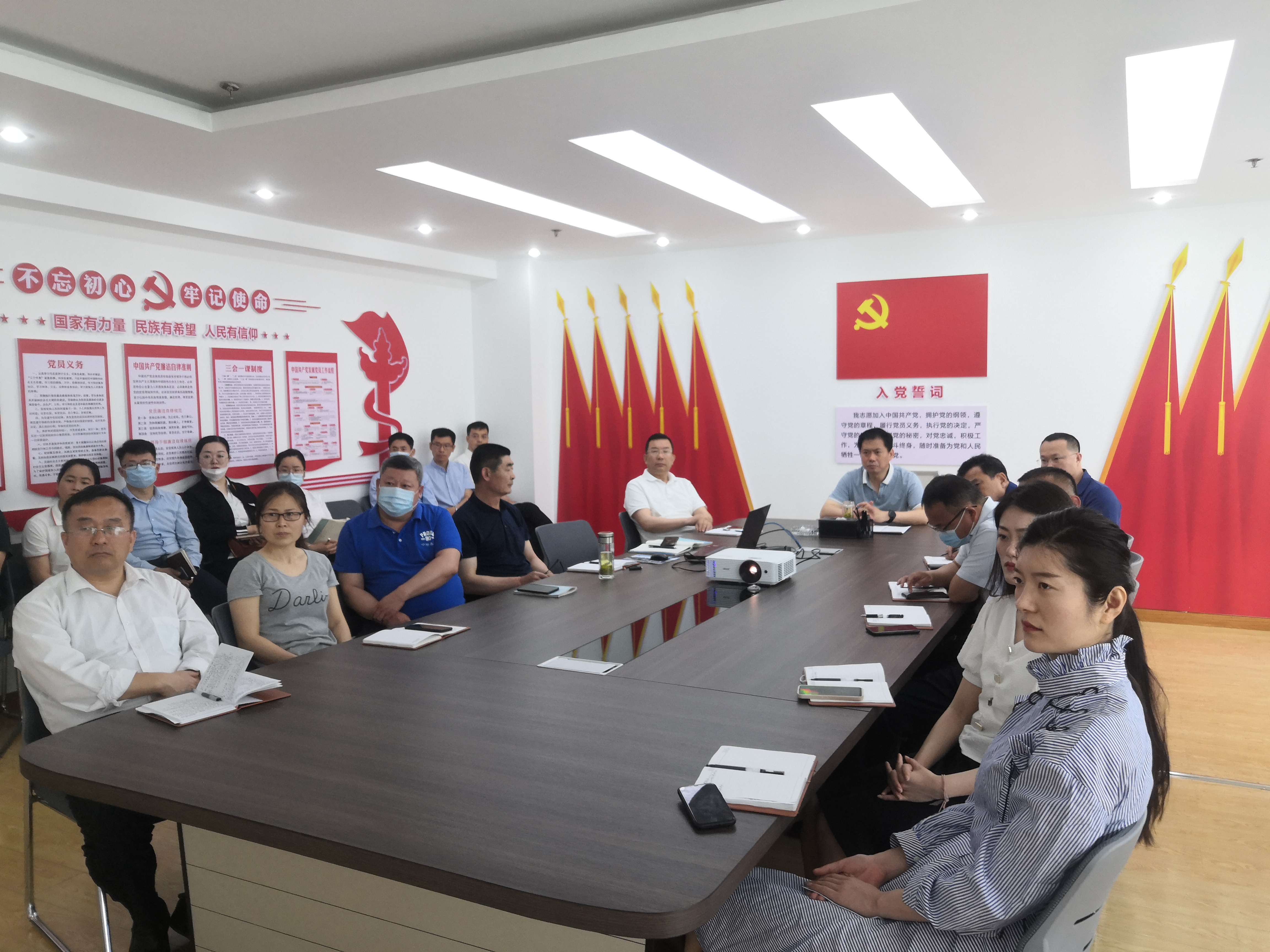 <b>���F�hί�M���h�T�տ�ɽ�|ʡ��ʮ�����h�����_Ļʽ ��푟���</b>