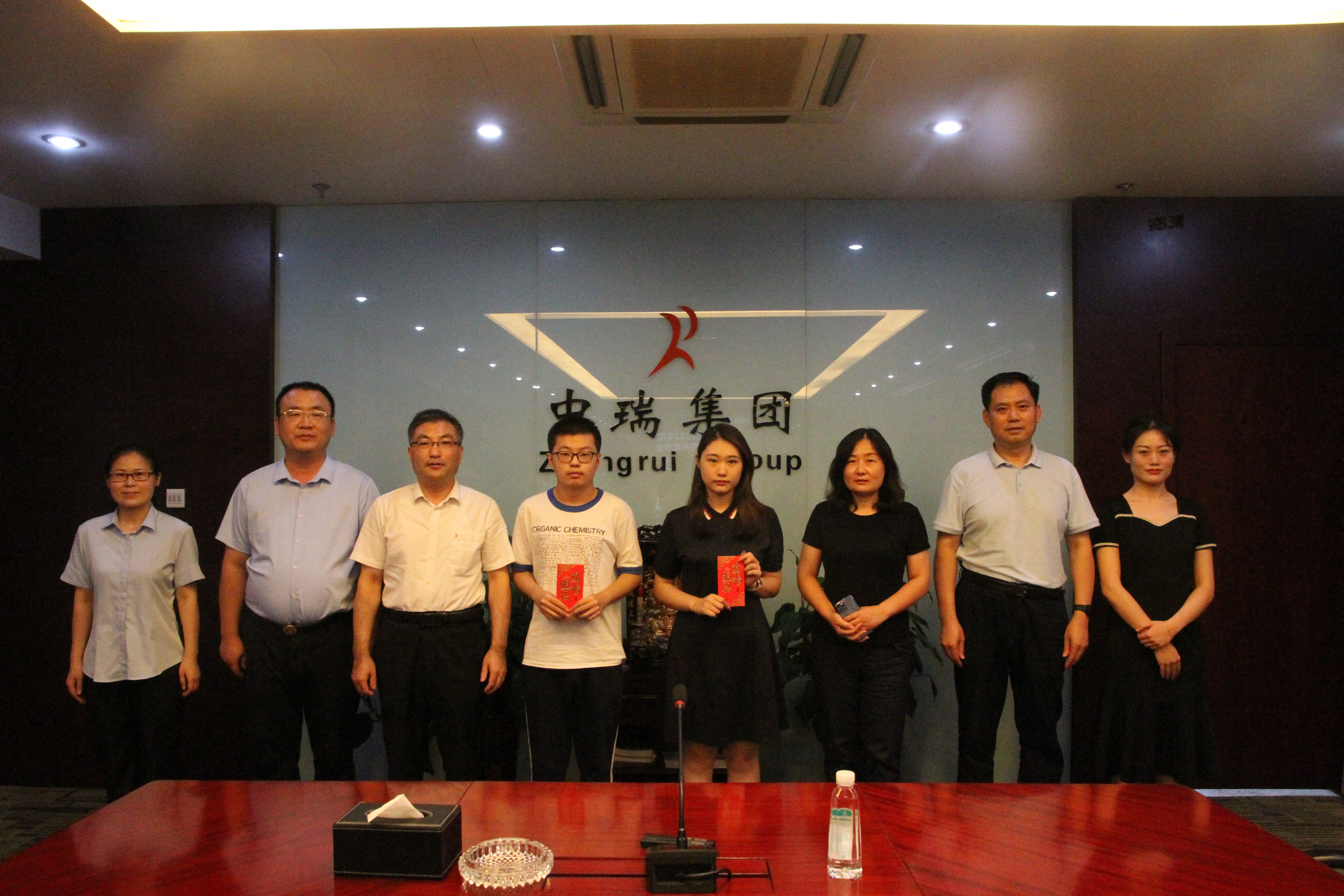 <b>�����ɲ������𼯈F(tu��n)��T���߿���Ů�l(f��)�Ū�(ji��ng)�W(xu��)��</b>